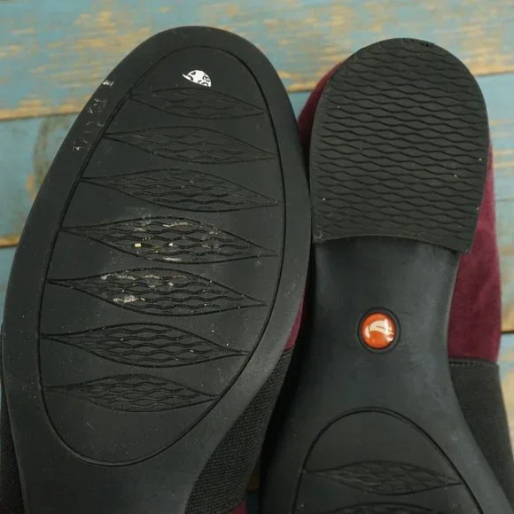 Clarks Unstructured Womens Un Blush Loafers Size 5 M Burgundy Red Black Suede - Picture 11 of 11